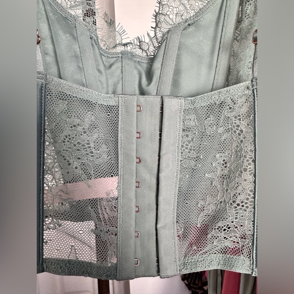 VICTORIA SECRET NWOT Dream Angels Unlined Lace-Up Corset Top small - Picture 5 of 5